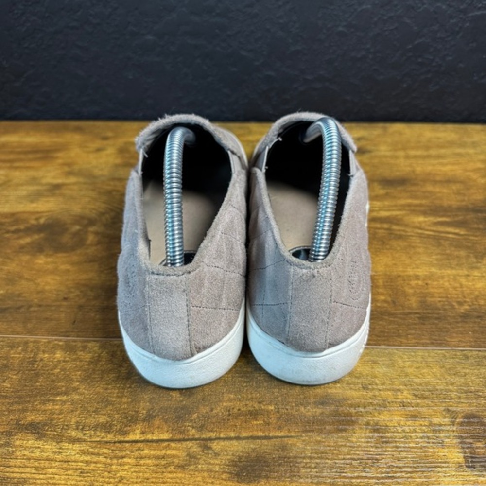 Michael Kors Keaton Gray Suede Quilted Slip On Fashion‎ Sneakers Womens Size 9M - Picture 4 of 7